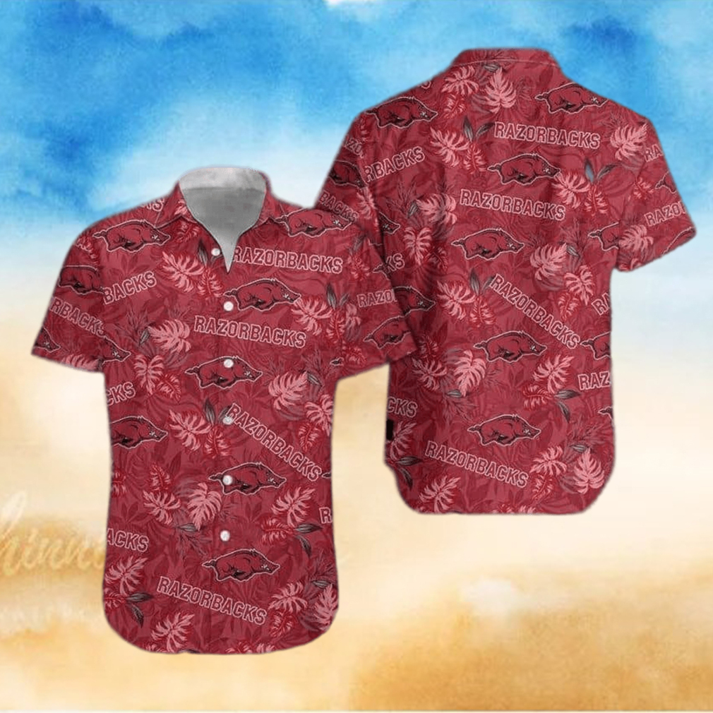 NCAA Arkansas Razorbacks Hawaiian Shirt Palm Leaves Pattern Summer Beach Gift NCAA Arkansas Razorbacks Hawaiian Shirt Palm Leaves Pattern Summer Beach Gift