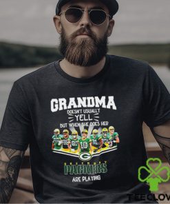NFL Grandma Doesn’t Usually Yell But When She Does Her Green Bay Packers Are Playing Football Team signature shirt