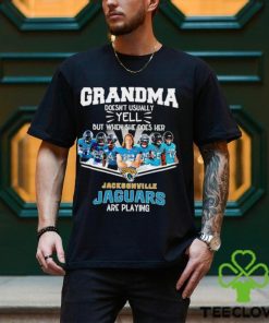 NFL Grandma Doesn’t Usually Yell But When She Does Her Jacksonville Jaguars Are Playing Football Team signature shirt