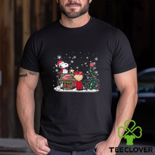 NHL Detroit Red Wings Snoopy Charlie Brown Christmas Hockey Super Bowl Sports Shirt