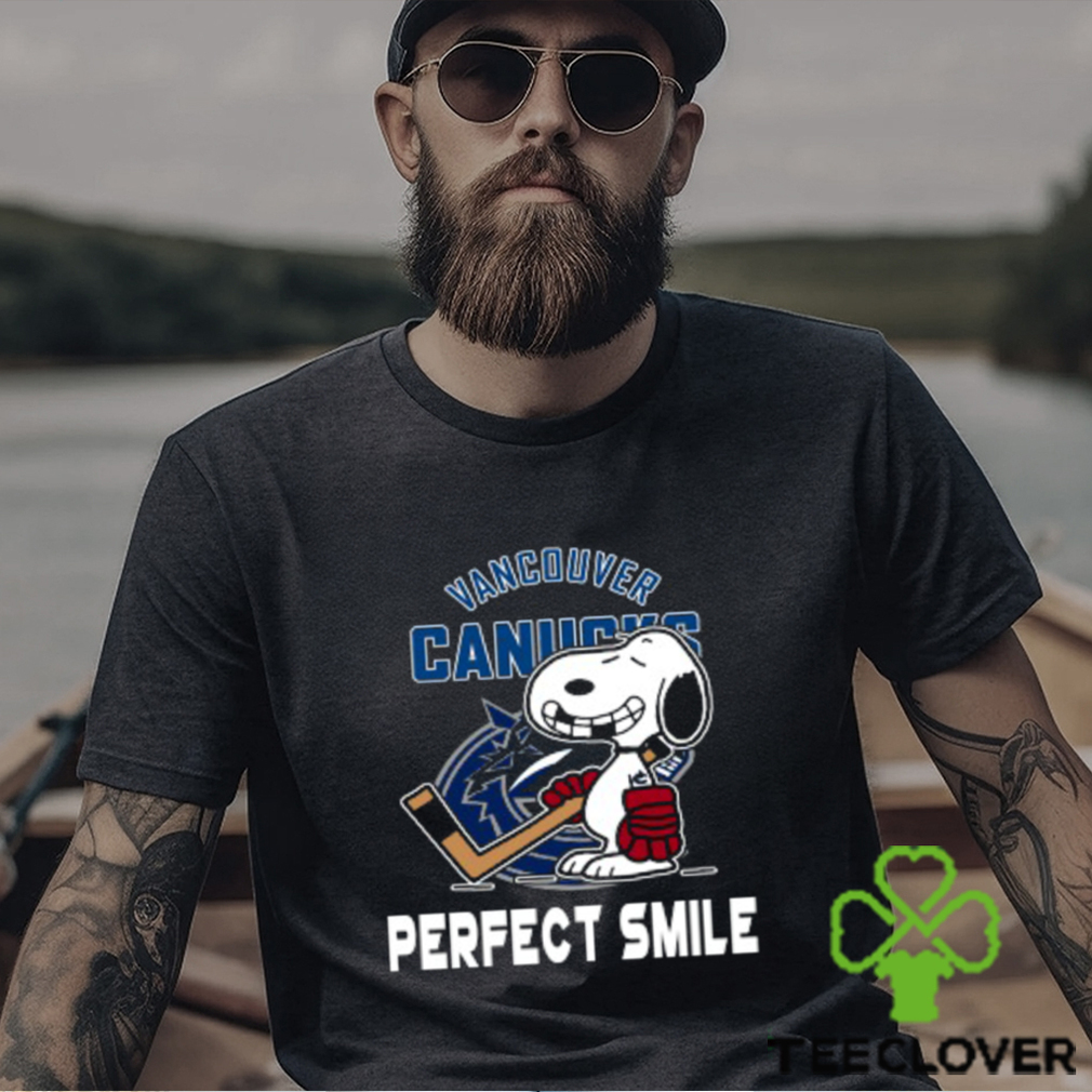 NHL Vancouver Canucks Snoopy Perfect Smile The Peanuts Movie Hockey T Shirt NHL Vancouver Canucks Snoopy Perfect Smile The Peanuts Movie Hockey T Shirt