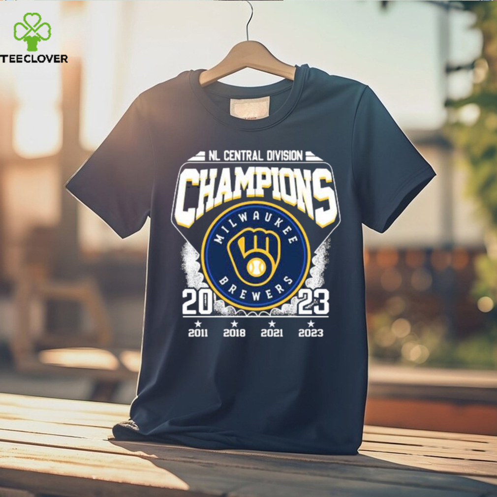 NL Central Division 2011 2018 2021 2023 Champions Milwaukee Brewers shirt -  Limotees