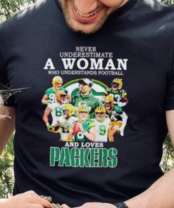 Never Underestimate A Woman Who Understand Football And Loves Packers Signatures Shirt