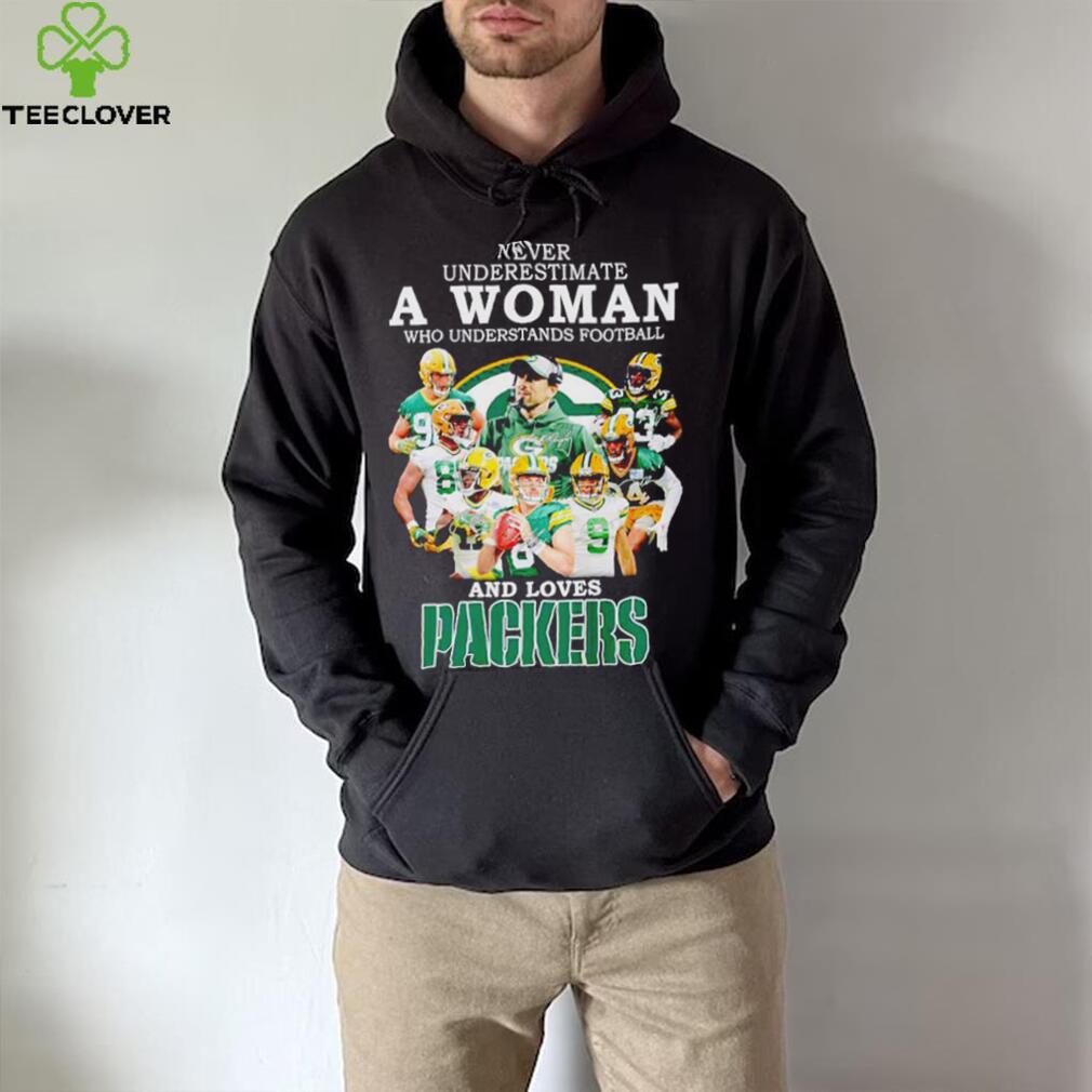 Never Underestimate A Woman Who Understand Football And Loves Packers Signatures Shirt Never Underestimate A Woman Who Understand Football And Loves Packers Signatures Shirt