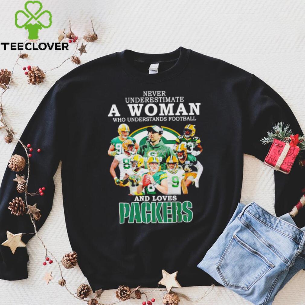 Never Underestimate A Woman Who Understand Football And Loves Packers Signatures Shirt Never Underestimate A Woman Who Understand Football And Loves Packers Signatures Shirt