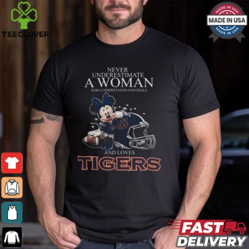 Never Underestimate A Woman Who Understands Football And Loves Auburn Tigers x Minnie Mouse T Shirt