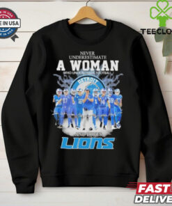 Never Underestimate A Woman Who Understands Football And Loves Detroit Lions 2024 Signatures Shirt