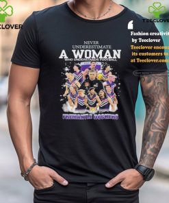 Never Underestimate A Woman Who Understands Football And Loves Fremantle Shirt