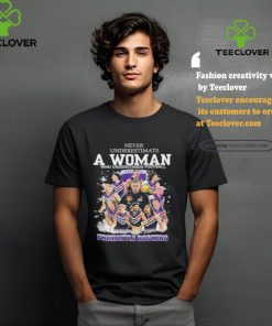Never Underestimate A Woman Who Understands Football And Loves Fremantle Shirt