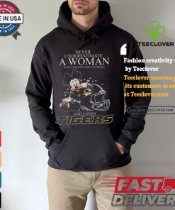 Never Underestimate A Woman Who Understands Football And Loves Missouri Tigers x Minnie Mouse T Shirt