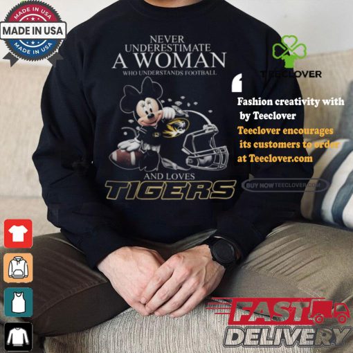 Never Underestimate A Woman Who Understands Football And Loves Missouri Tigers x Minnie Mouse T Shirt