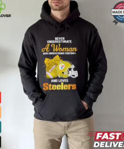 Never Underestimate A Woman Who Understands Football And Loves Steelers Shirt