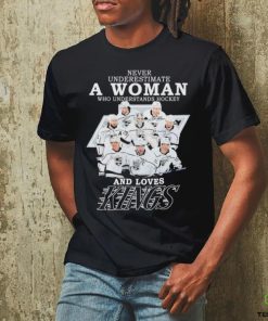 Never Underestimate A Woman Who Understands Hockey And Love New York Rangers Shirt