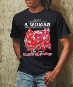Never Underestimate A Woman Who Understands Hockey And Loves Detroit Red Wings Shirt