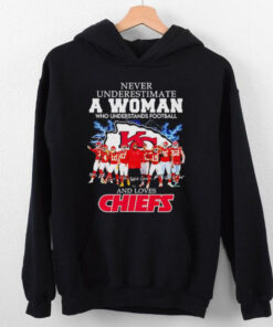 Never underestimate a woman who understand football and loves Kansas City Chiefs football shirt