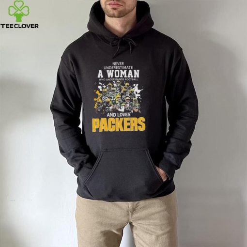 Never underestimate a woman who understands football and loves Green Bay Packers signatures 2022 hoodie, sweater, longsleeve, shirt v-neck, t-shirt