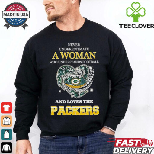 Never underestimate a woman who understands football and loves the Green Bay Packers rhinestone heart 2024 shirt