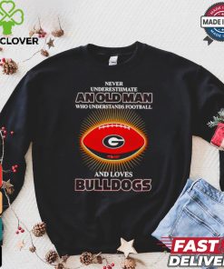 Never underestimate an old man who loves Bulldogs shirt