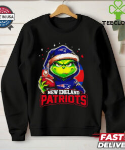 New England Patriots Grinch wearing Santa hat Christmas 2024 shirt