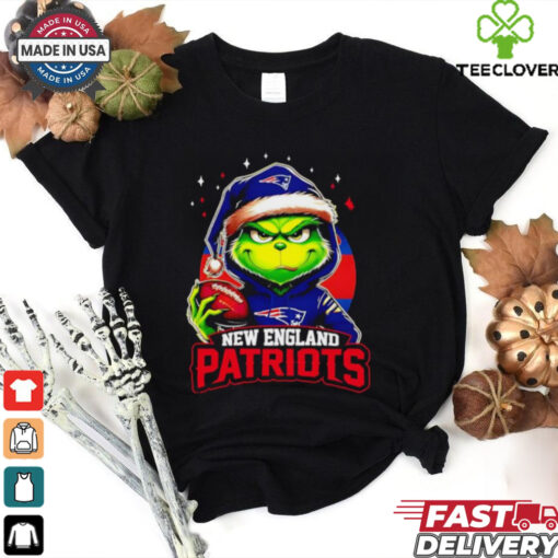New England Patriots Grinch wearing Santa hat Christmas 2024 shirt