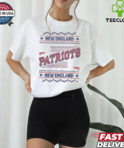New England Patriots Holiday Crewneck shirt