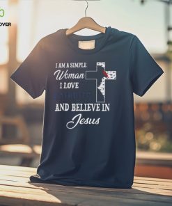 New England Patriots I am a simple woman I love New England Patriots and believe in jesus 2024 hoodie, sweater, longsleeve, shirt v-neck, t-shirt