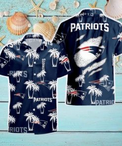 New England Patriots Palm Tree Pattern Hawaiian Shirt For Men And Women Gift Beach Holiday