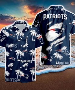 New England Patriots Palm Tree Pattern Hawaiian Shirt For Men And Women Gift Beach Holiday