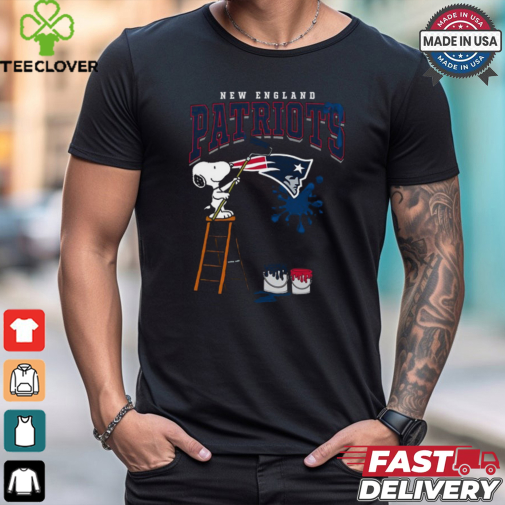 New England Patriots Snoopy Painting Shirt New England Patriots Snoopy Painting Shirt