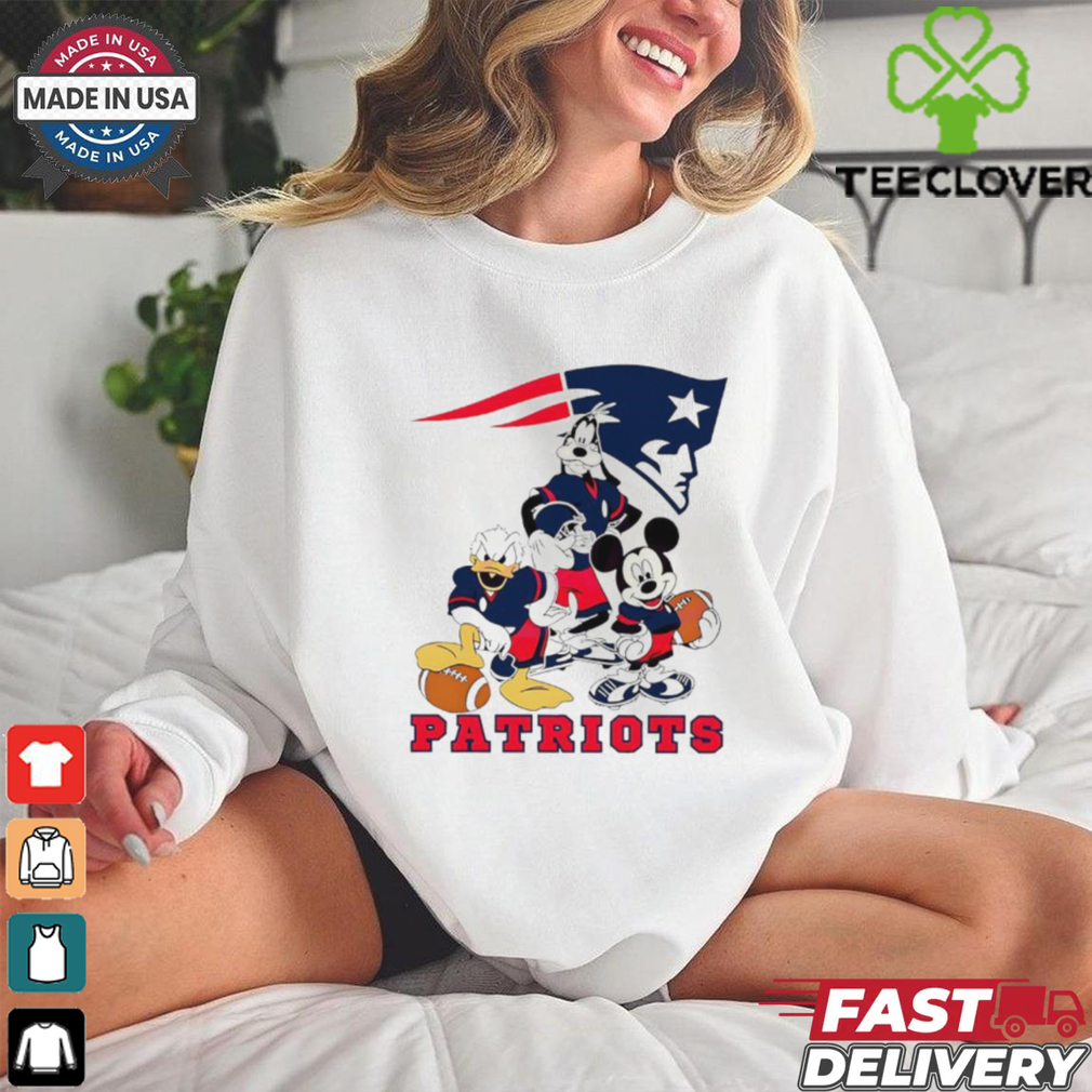 New England Patriots football NFL Mickey and friends cartoon shirt New England Patriots football NFL Mickey and friends cartoon shirt