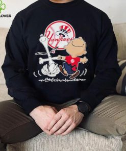New York Yankees Charlie Brown Snoopy New York Yankees T Shirt 1 New York Yankees Charlie Brown Snoopy New York Yankees T Shirt