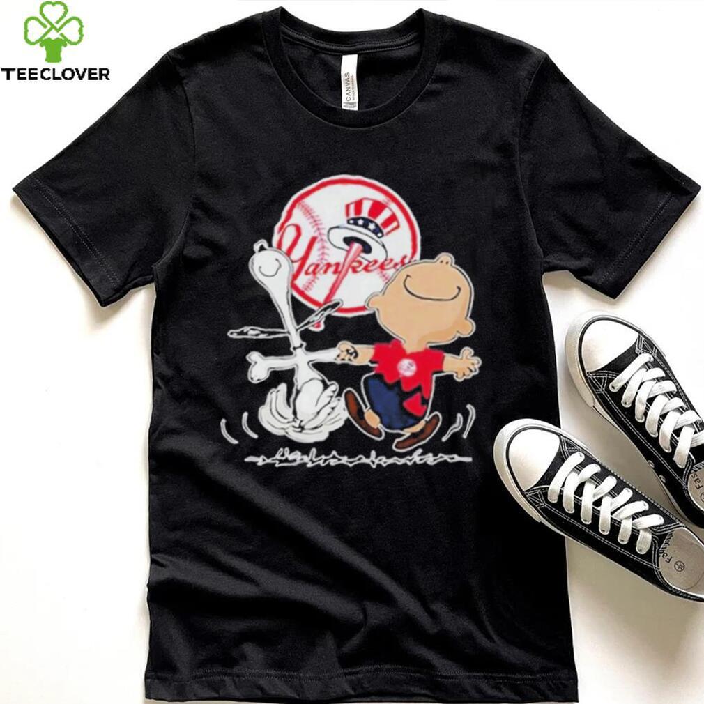 New York Yankees Charlie Brown Snoopy New York Yankees T Shirt New York Yankees Charlie Brown Snoopy New York Yankees T Shirt