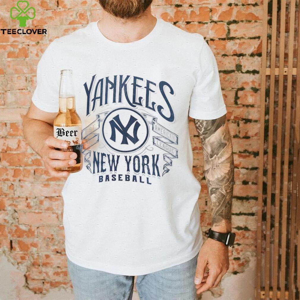 New York Yankees Darius Rucker Collection By Fanatics Distressed Rock T Shirt New York Yankees Darius Rucker Collection By Fanatics Distressed Rock T Shirt