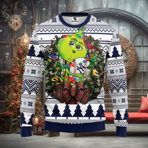New York Yankees Grinch Hug Christmas Ugly Sweater