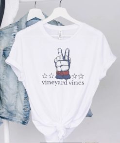 Nice vineyard vines boys’ lacrosse glove peace sign shirt