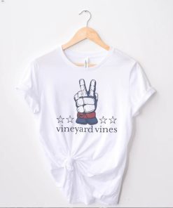 Nice vineyard vines boys’ lacrosse glove peace sign shirt