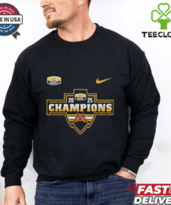 Nike Minnesota Golden Gophers Celebrating Duke’s Mayo Bowl Champions 2025 Shirt
