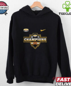 Nike Minnesota Golden Gophers Celebrating Duke’s Mayo Bowl Champions 2025 Shirt