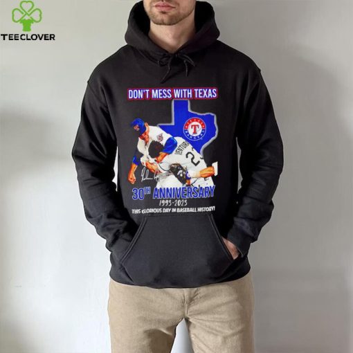 Nolan Ryan vs Robin Ventura don’t mess with Texas 30th anniversary 1993 2023 this glorious day in baseball history funny hoodie, sweater, longsleeve, shirt v-neck, t-shirt