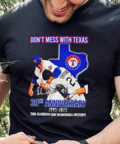 Nolan Ryan vs Robin Ventura don’t mess with Texas 30th anniversary 1993 2023 this glorious day in baseball history funny hoodie, sweater, longsleeve, shirt v-neck, t-shirt