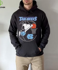 North Carolina Tar Heels basketball Snoopy dunk logo hoodie, sweater, longsleeve, shirt v-neck, t-shirt