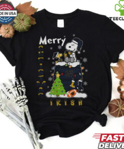 Notre Dame Fighting Irish Snoopy And Woodstock Merry Christmas Shirt
