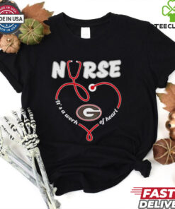 Nurse It’s a Work of Heart Georgia Bulldogs Shirt featuring a heartwarming design that combines nursing and Georgia Bulldogs pride with a message of care and dedication.