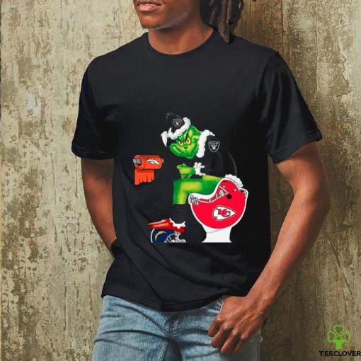Oakland Raiders Grinch Santa Sitting Kansas City Chiefs Toilet christmas shirt