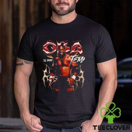 Oba Femi pose superstars WWE shirt