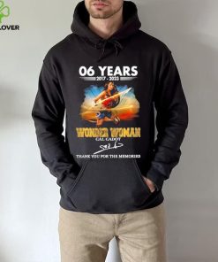 Official 60 years 2017 – 2023 Wonder Woman Gal Gadot thank you for the memories signature shirt
