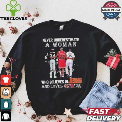 Official Chicago Bulls Chicago Bears Never Underestimate A Woman Believes In Jesus T Shirt