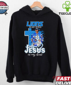 Official Dan Campbell and Players Detroit Lions in my veins Jesus in my heart shirt