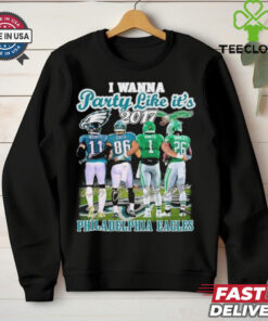Official I Wanna Party Like It’s 2017 Philadelphia Eagles Signatures Shirt