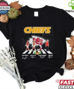 Official Kansas City Chiefs Merry Chirtsmas Signature T shirt